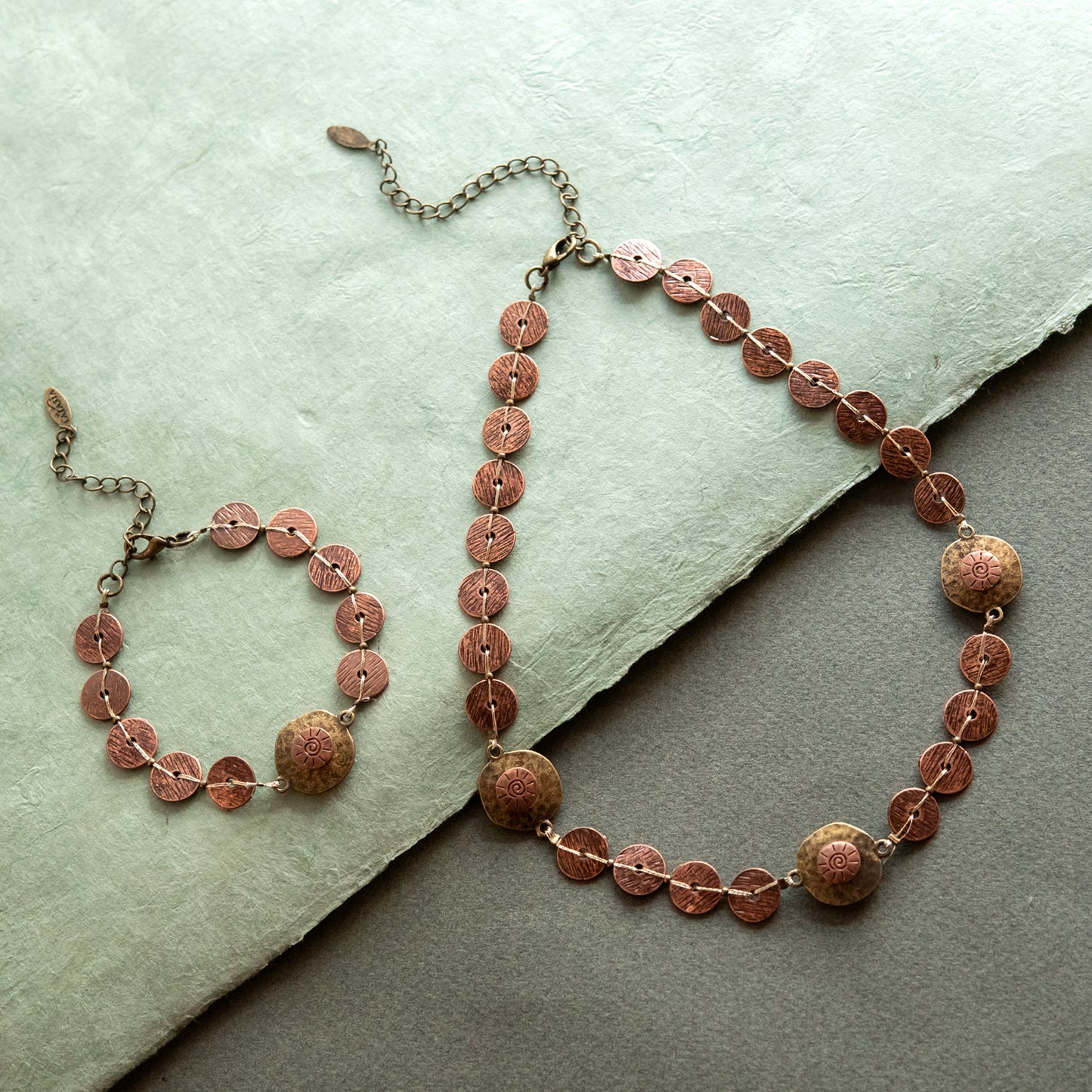 metal-disk-bracelet-bronze-gold