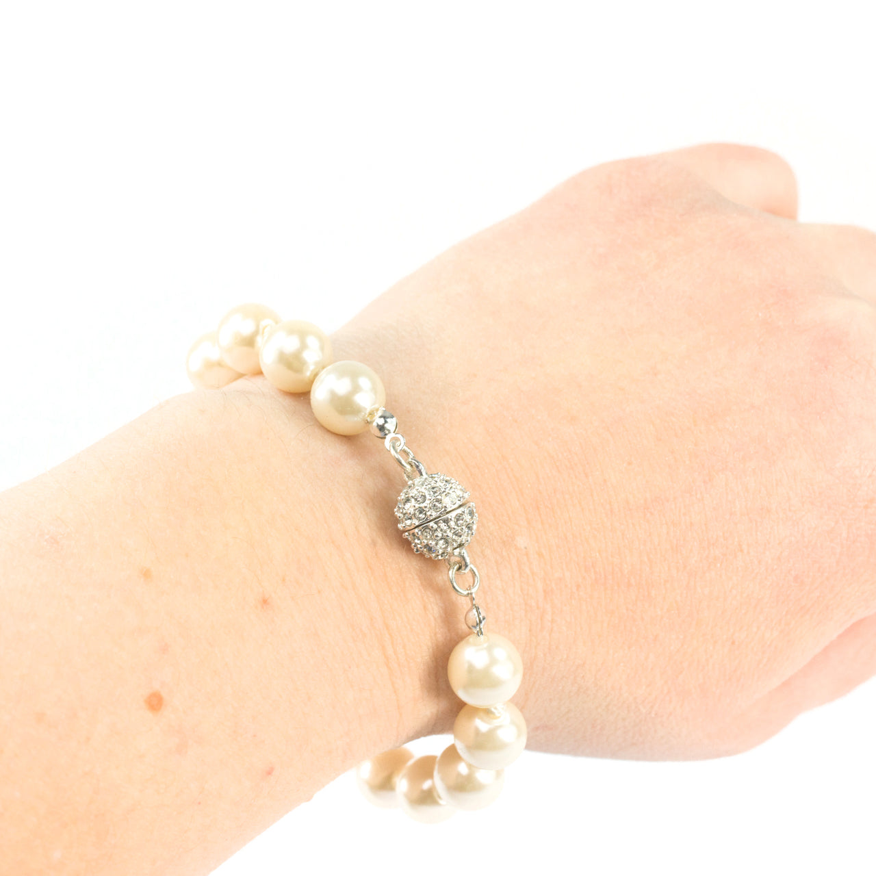 pearl-bracelet-crystal-clasp