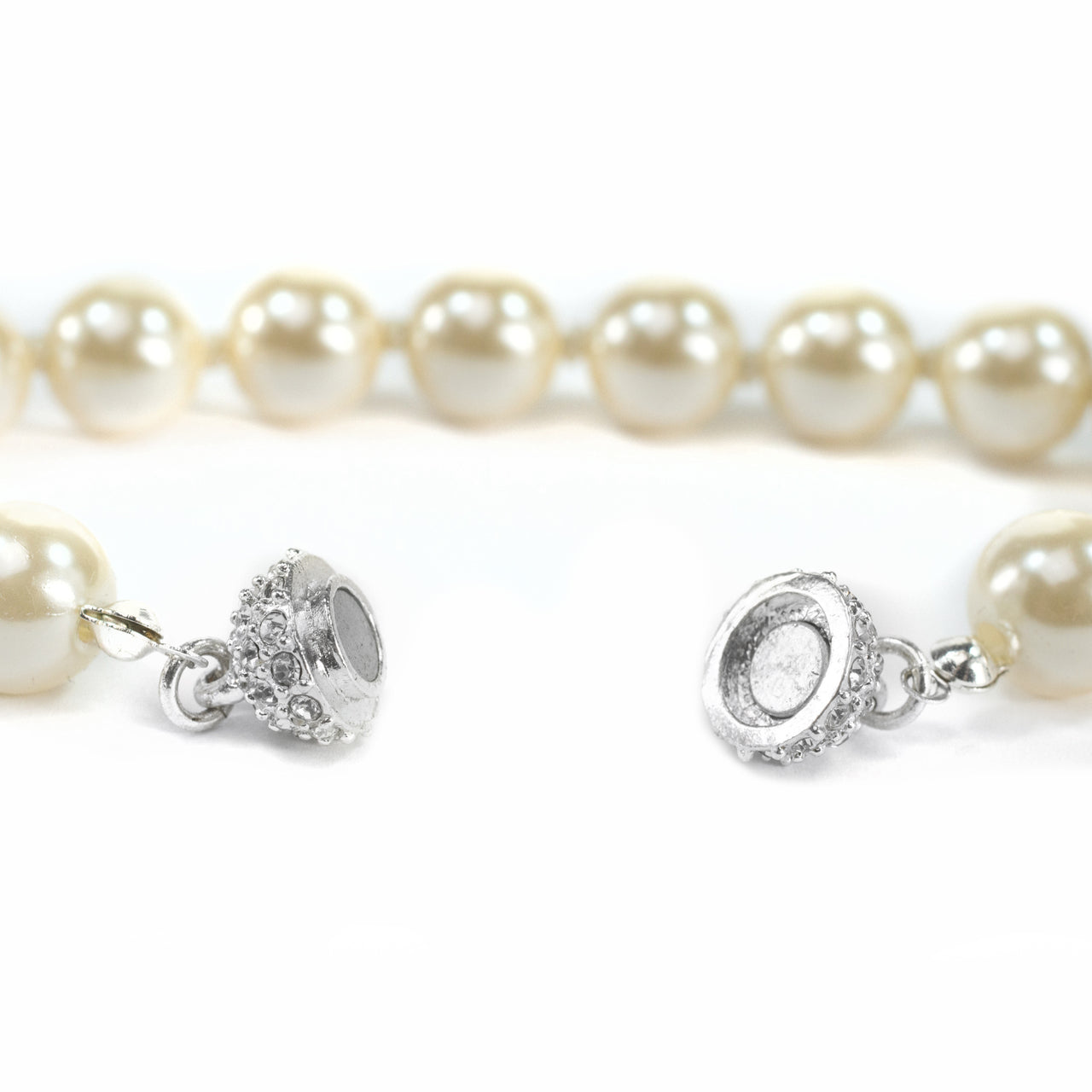 pearl-bracelet-crystal-clasp