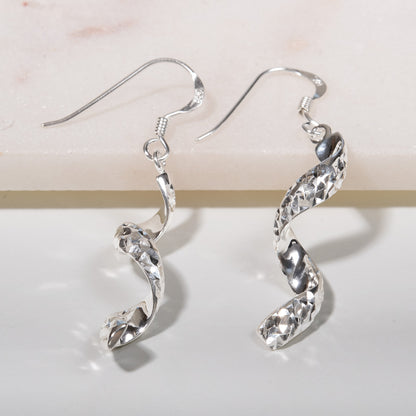 Elegant 14k White Gold Plated Swirl Dangle Earrings Modern Women's Design