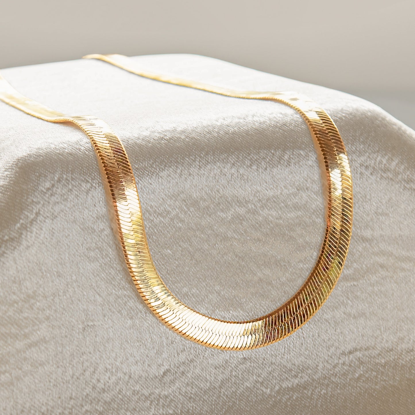 18 Inch Gold Tone Herringbone Chain Necklace Classic Flat Snake Chain