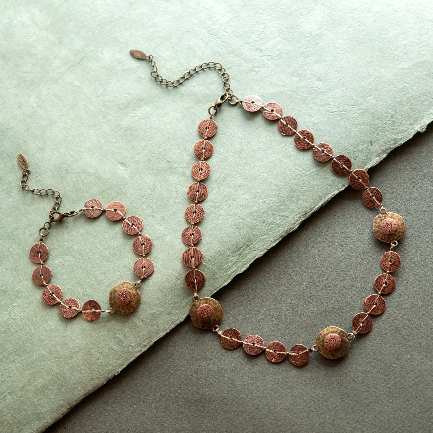metal-disk-bracelet-bronze-gold