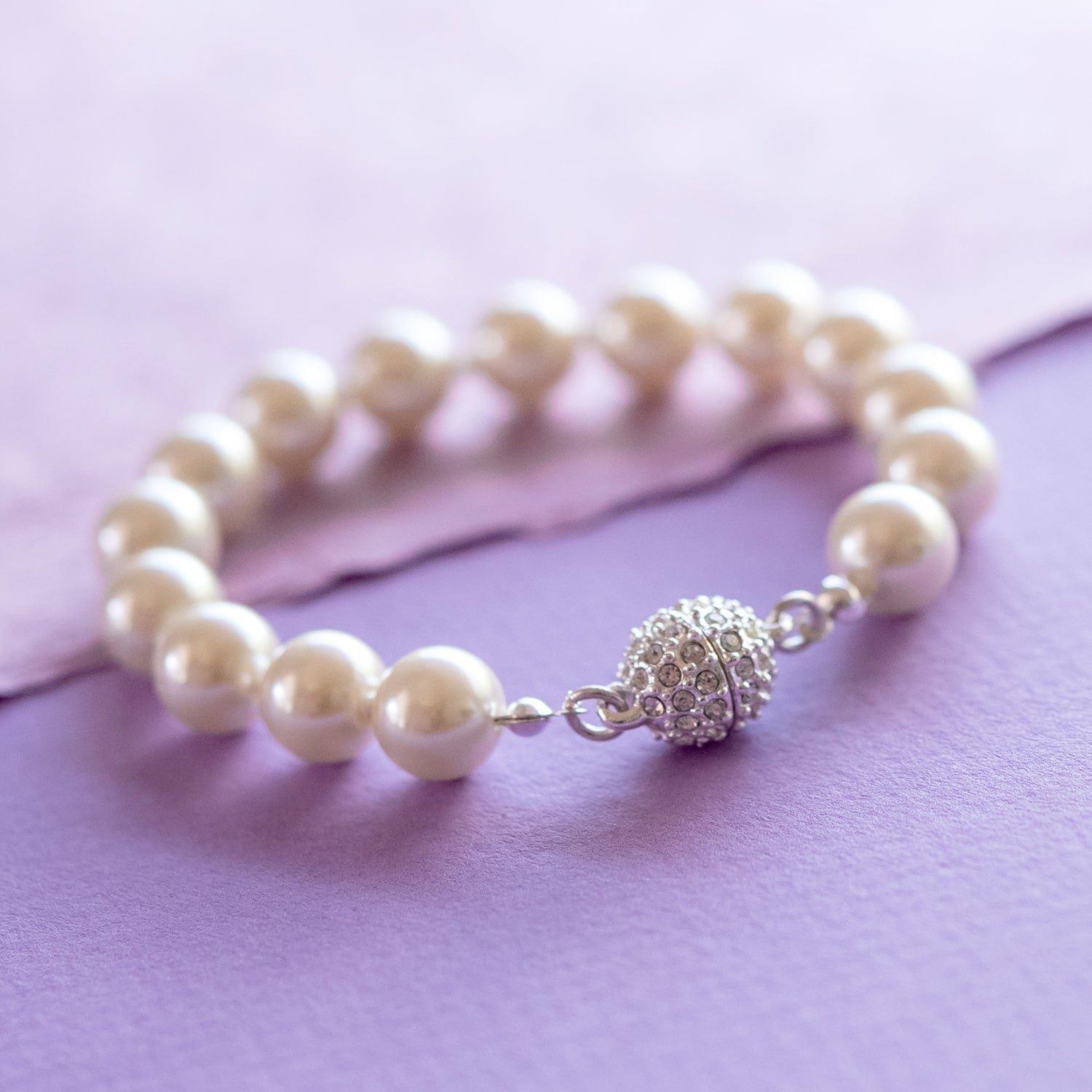 pearl-bracelet-crystal-clasp