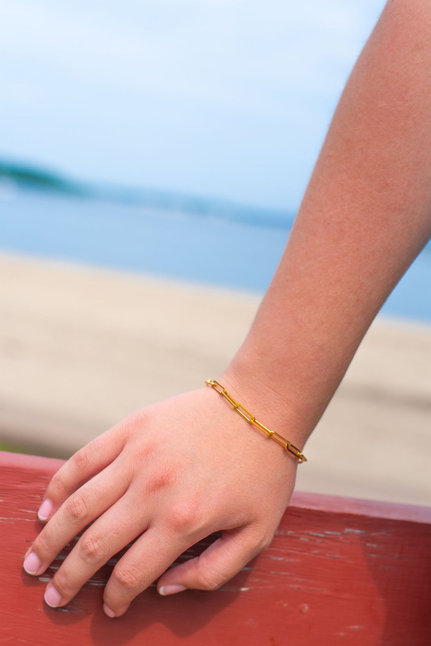 18kt Gold Plated Paperclip Chain Link Bracelet Stainless Steel 7.5 Inch Modern Fashion Jewelry