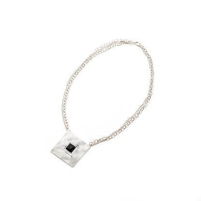 silver-pendant-necklace