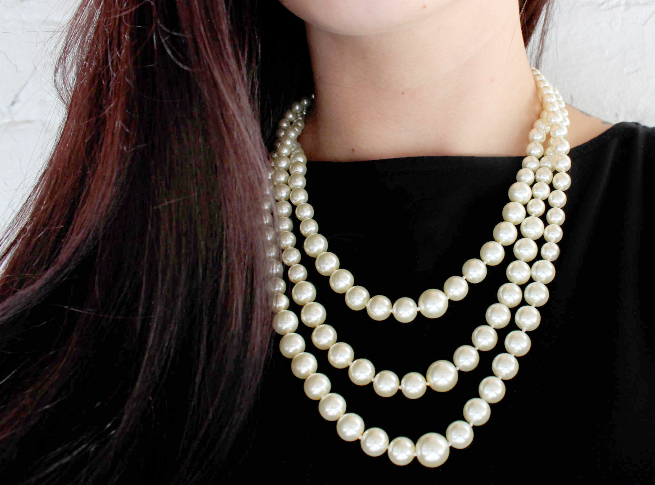 Special Effects Pearl Necklace